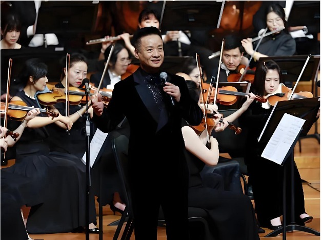 “永远的小白杨”阎维文师生民族声乐音乐会（男声版 ）