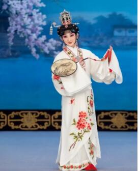 “梅韵璇音”窦晓璇个人京剧专场——京剧《谢瑶环》